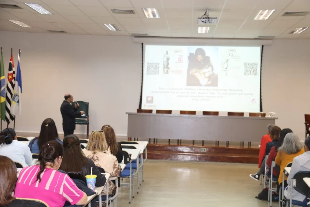 11º Seminário de Vigilância ao Aleitamento Materno reúne profissionais e estudantes para discutir tema
