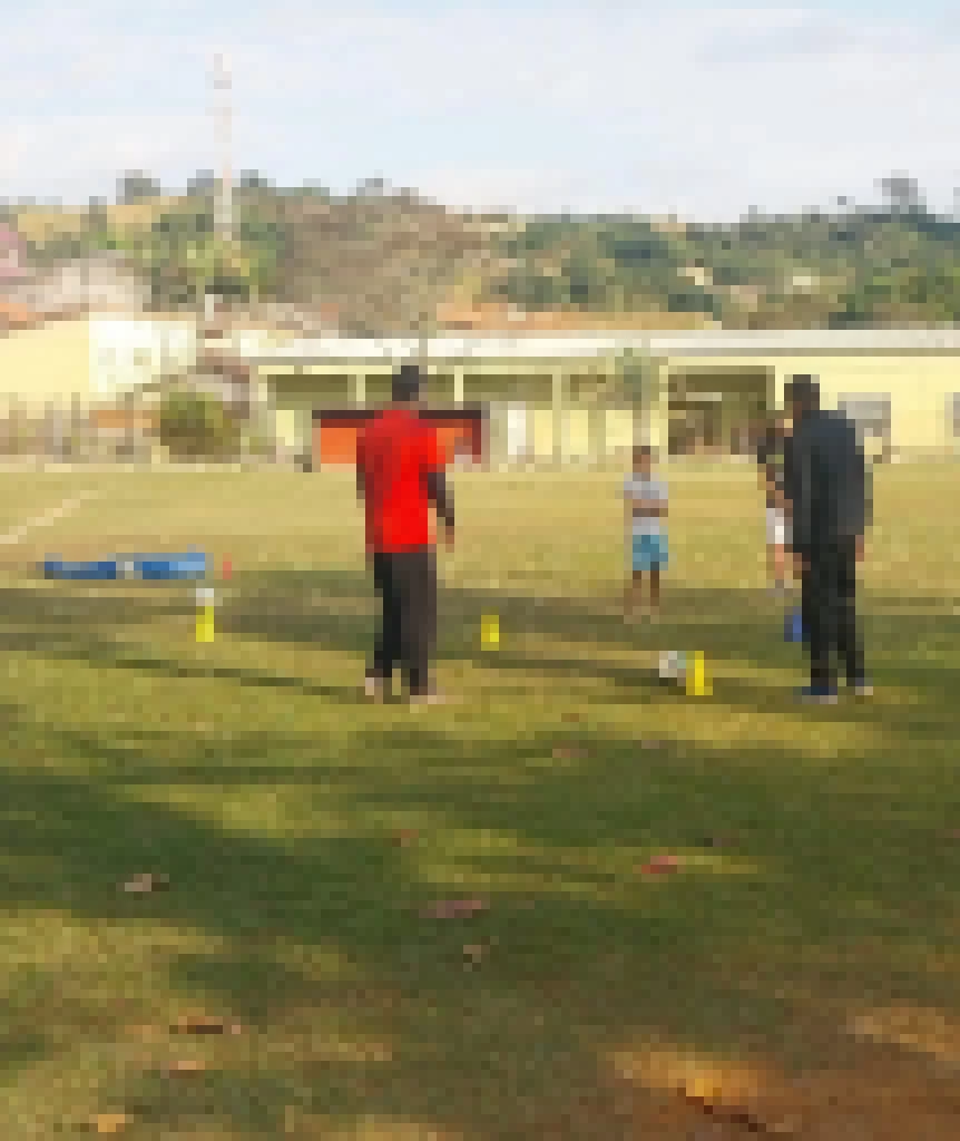 Aulas gratuitas de futebol já tiveram início no Centro Esportivo de Brigadeiro Tobias