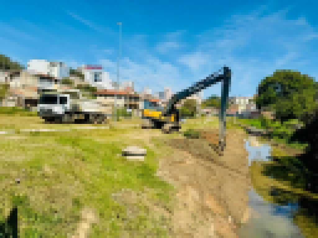 Saae/Sorocaba executa limpeza e manutenção preventiva do Reservatório de Detenção de Cheias (RDC) Parque dos Italianos
