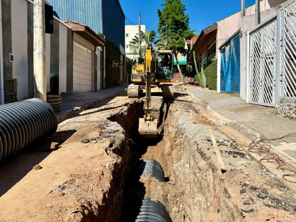 Saae/Sorocaba executa melhorias em rede de drenagem na Vila Lucy