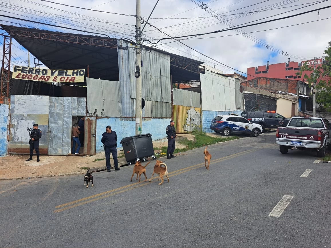 Operação Ferro-Velho interdita dois estabelecimentos irregulares nesta quinta-feira (12) em Sorocaba