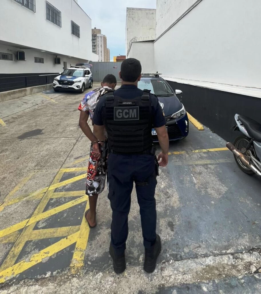 Moto furtada é recuperada pela GCM na Vila Barão