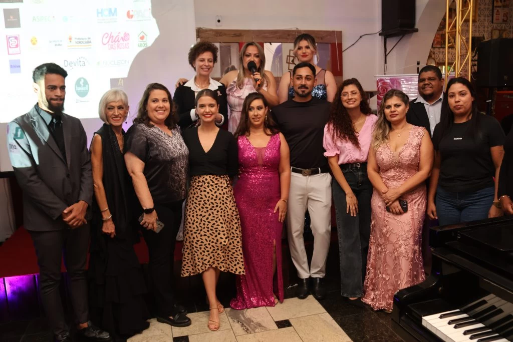 Secretaria da Mulher realiza “Chá das Rosas” especial do Outubro Rosa e promove desfile de pacientes oncológicas no Sorocaba Clube