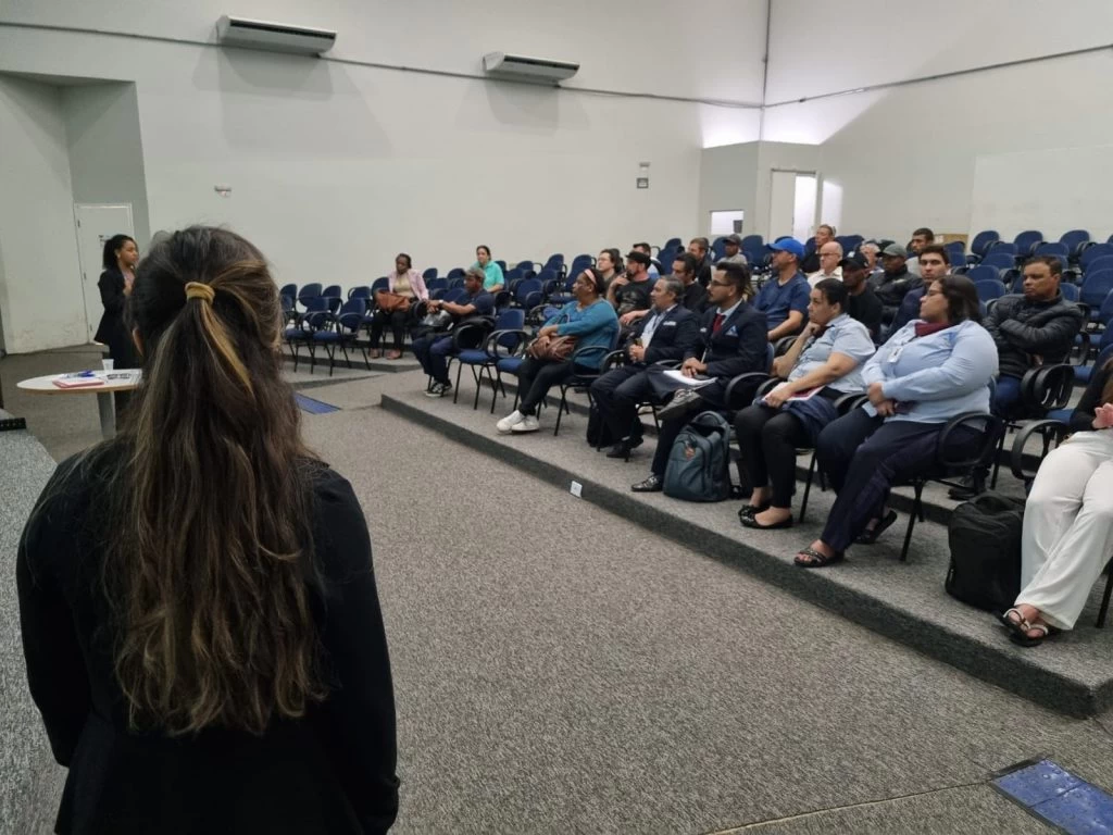 Funcionários de cemitérios municipais de Sorocaba e Casas do Cidadão participam de capacitação