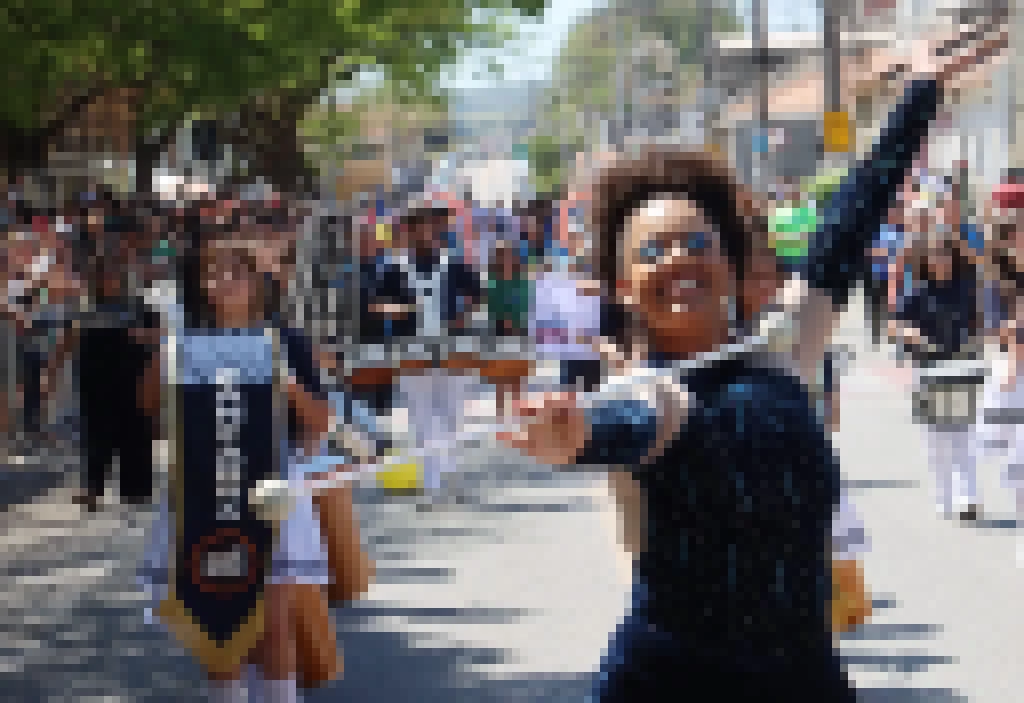 Desfile de Brigadeiro Tobias reúne público de 2 mil pessoas neste domingo (5)
