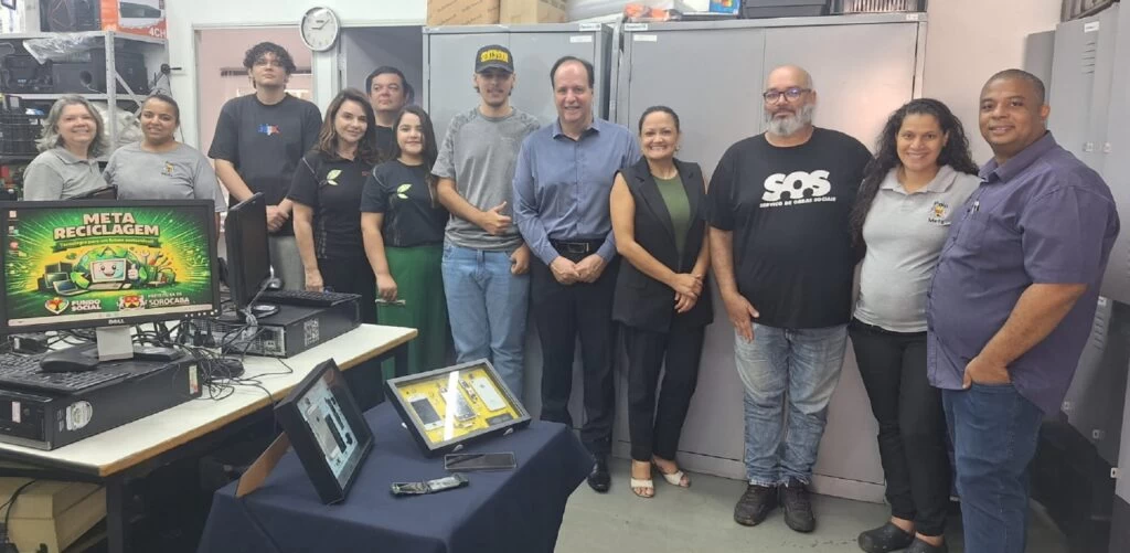 Prefeitura de Sorocaba e Projeto Metareciclagem fazem entrega de computadores a instituições sociais do município