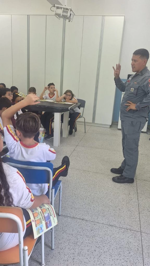 Secretaria da Educação em parceria com o Corpo de Bombeiros do Estado de São Paulo proporciona ações educativas do Programa Bombeiro na Escola