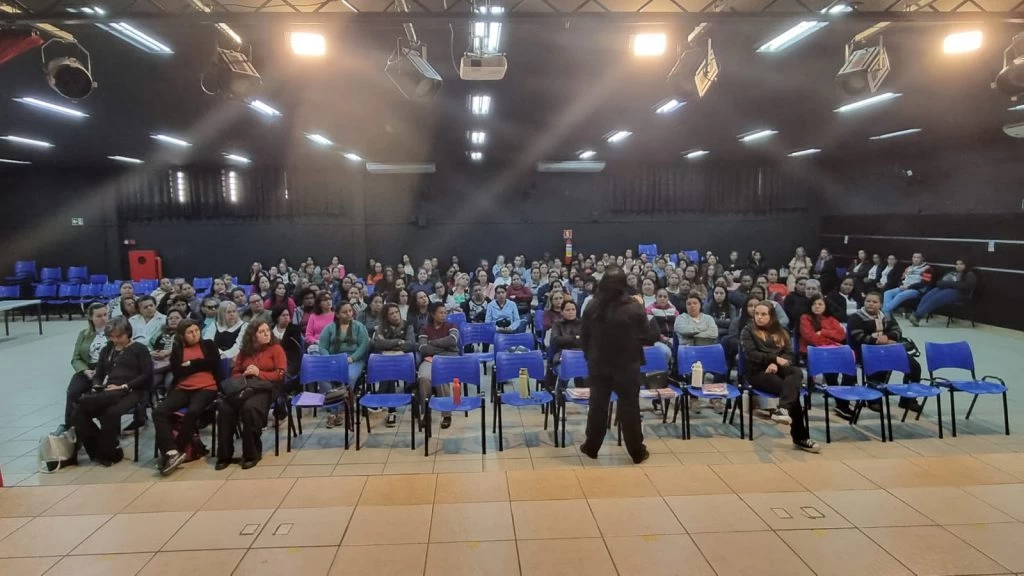 Merendeiras de Sorocaba passam por capacitação com foco em cuidado, inclusão e qualidade