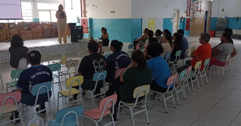 Secretaria da Mulher realiza reunião do projeto “Caminhos para o Futuro” com pais e educadores do CEI 90