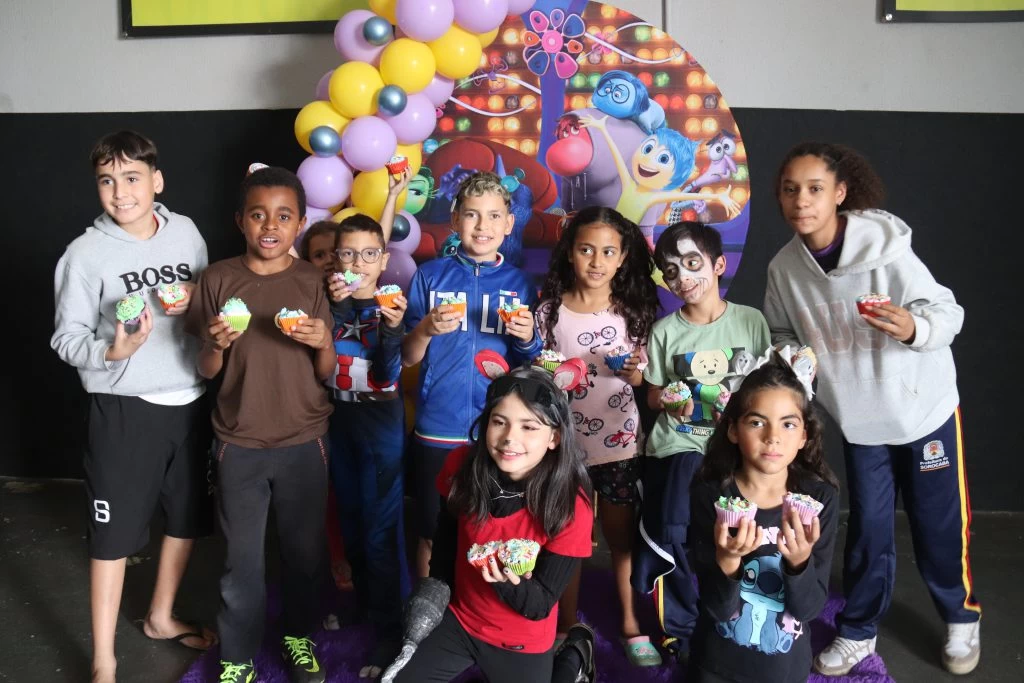 Secretaria da Mulher realiza edição especial da oficina gratuita de bolos do mês das crianças