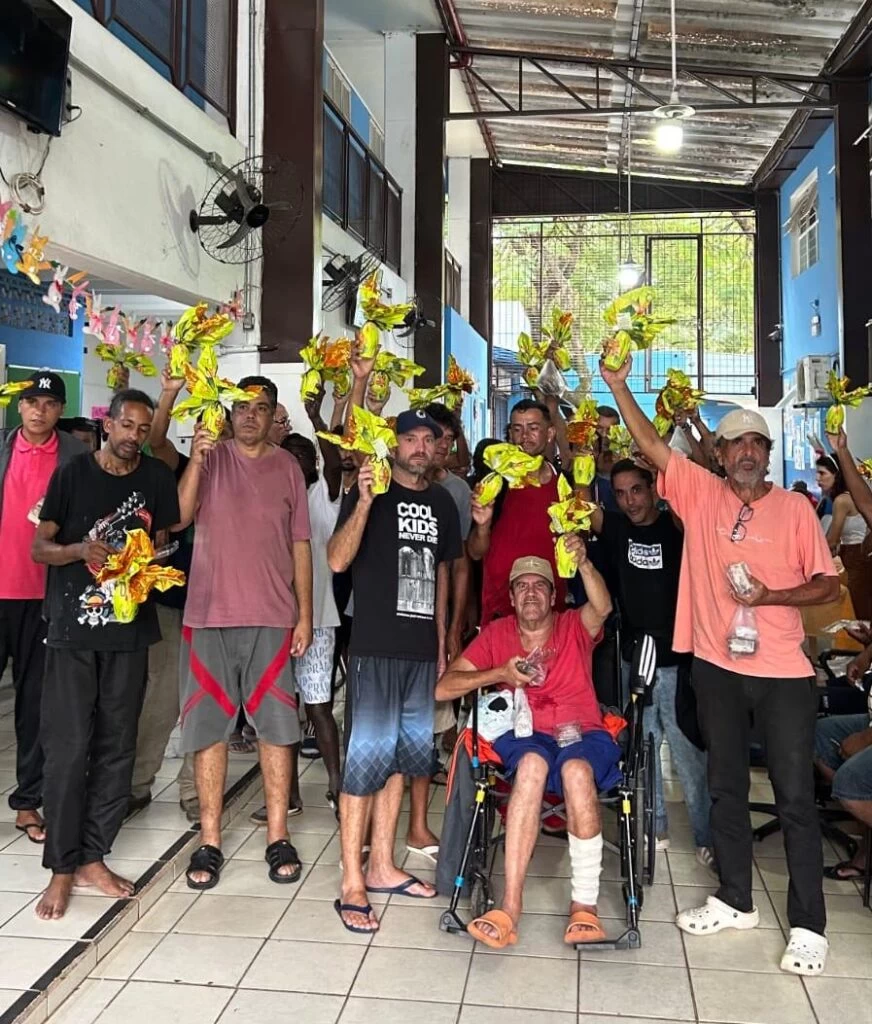 Pessoas em situação de rua de Sorocaba recebem ovos de Páscoa em ação solidária