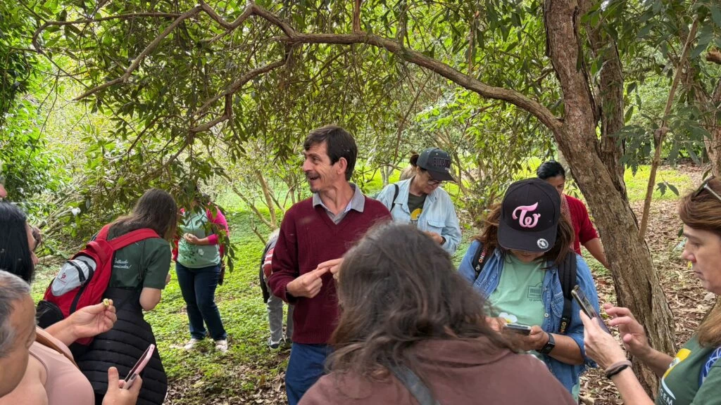 Clube de Jardinagem visita o Jardim Botânico das Frutas Raras