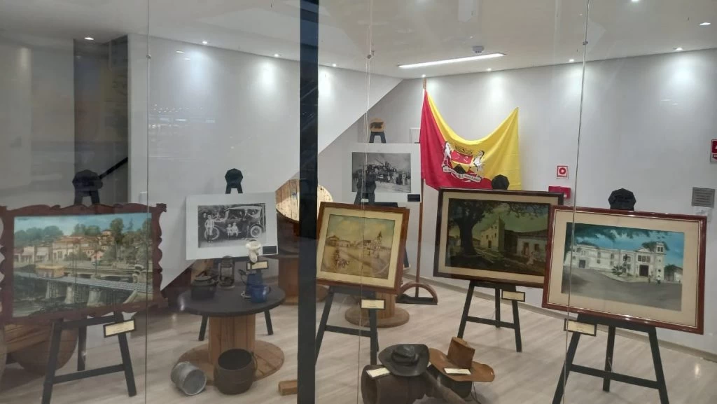 Exposição “Vitrine – Sorocaba, vestígios da história” já pode ser conferida no Pátio Cianê Shopping