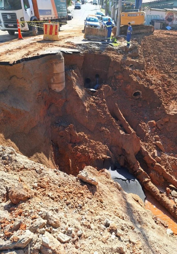 Saae Sorocaba executa manutenção emergencial em redes de água na região do Jd. Magnólia nesta segunda-feira (11)