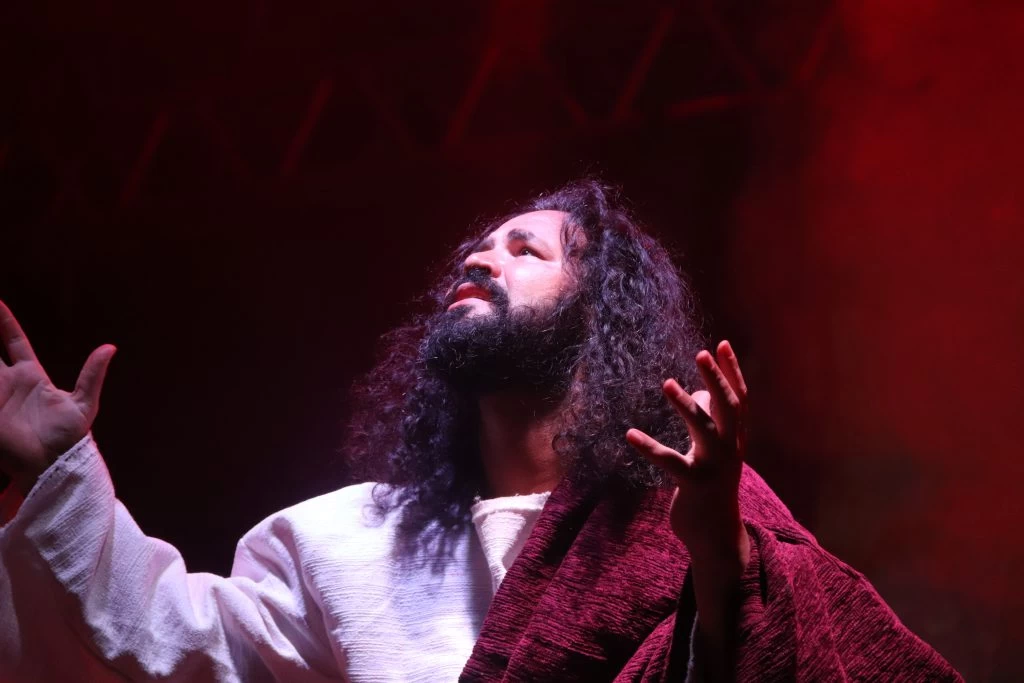 Espetáculo “A Paixão de Cristo” é atração no Parque dos Espanhóis nesta sexta-feira (3)
