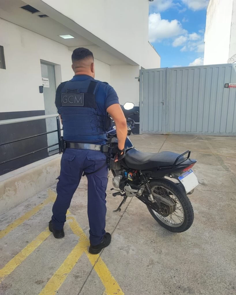GCM recupera motocicleta furtada e com placa adulterada em Brigadeiro Tobias