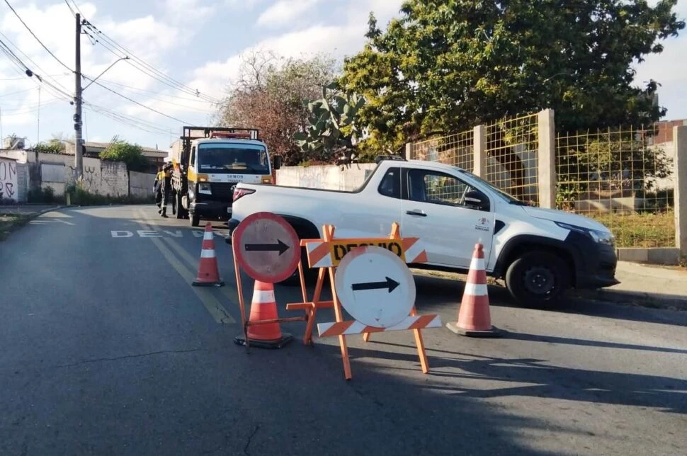 Três ruas na Vila Carol passam a ter sentido único de tráfego de veículos