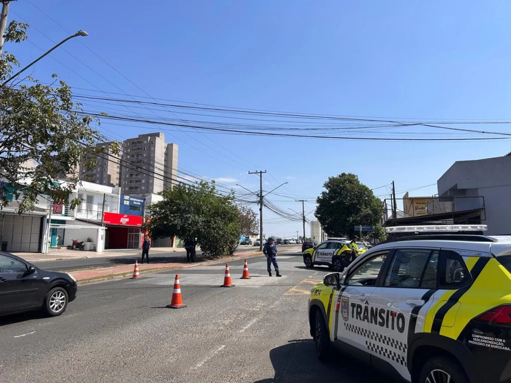 Prefeitura de Sorocaba realiza blitz de controle de ruído de motos na Av. Elias Maluf