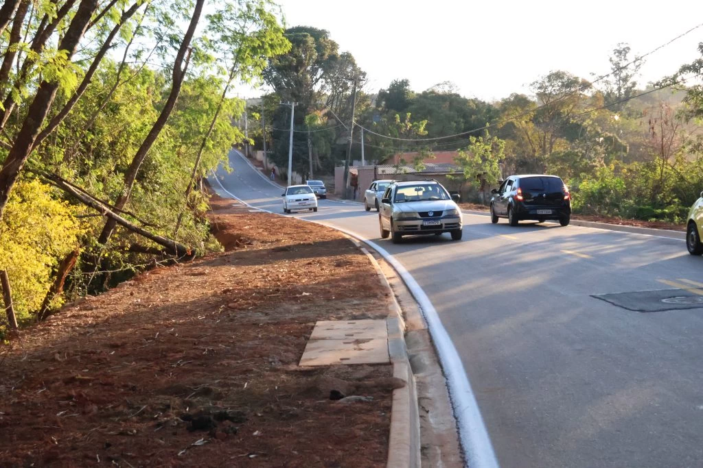 Prefeitura de Sorocaba entrega pavimentação da principal rua do bairro Jacutinga