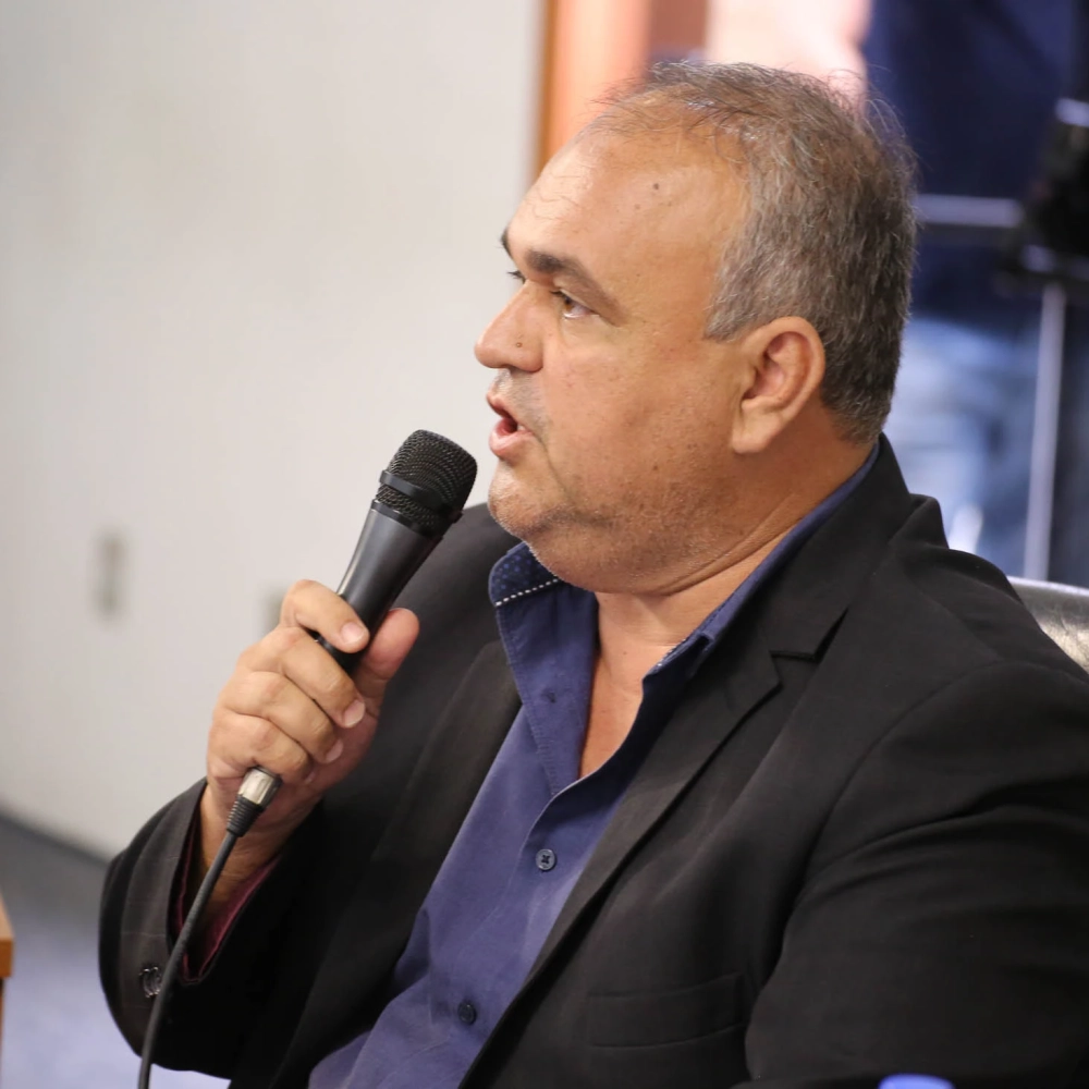 Silvano Júnior reivindica recuperação de rua no bairro Retiro São João