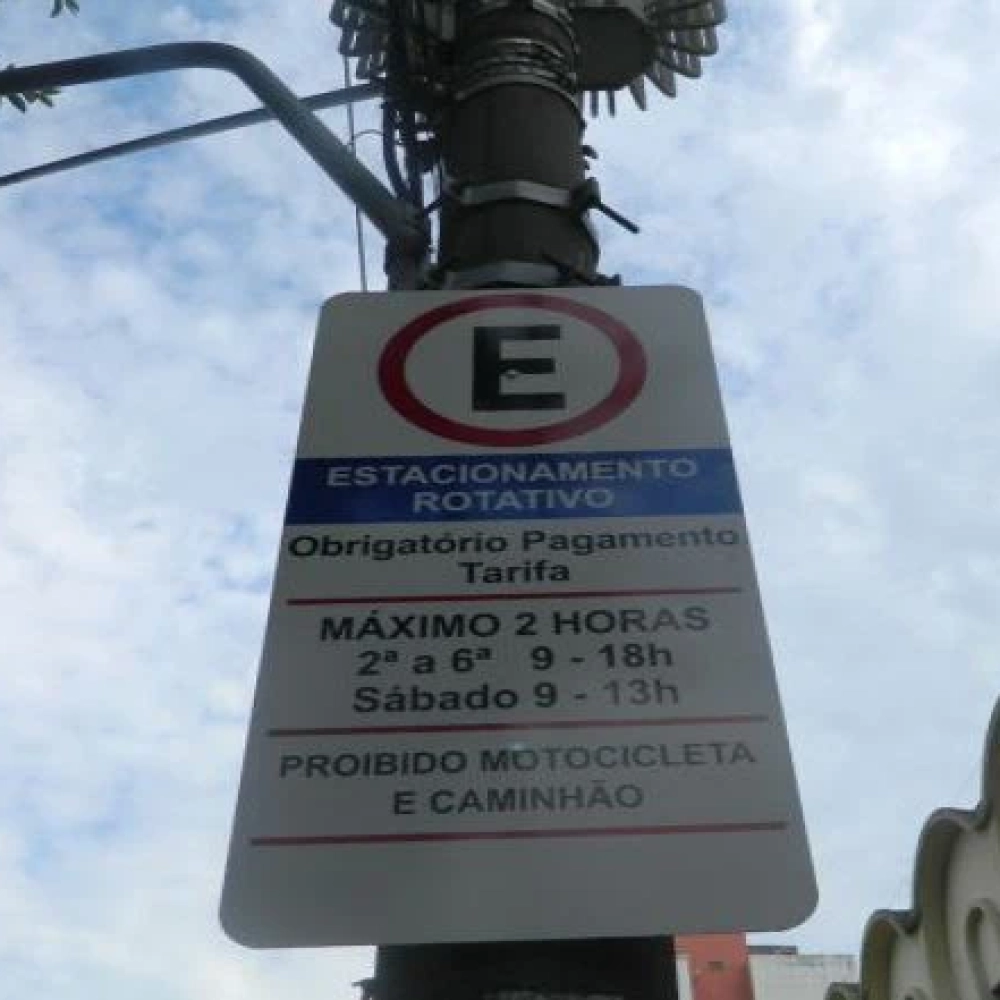Sinalização das vagas da Zona Azul está quase finalizada