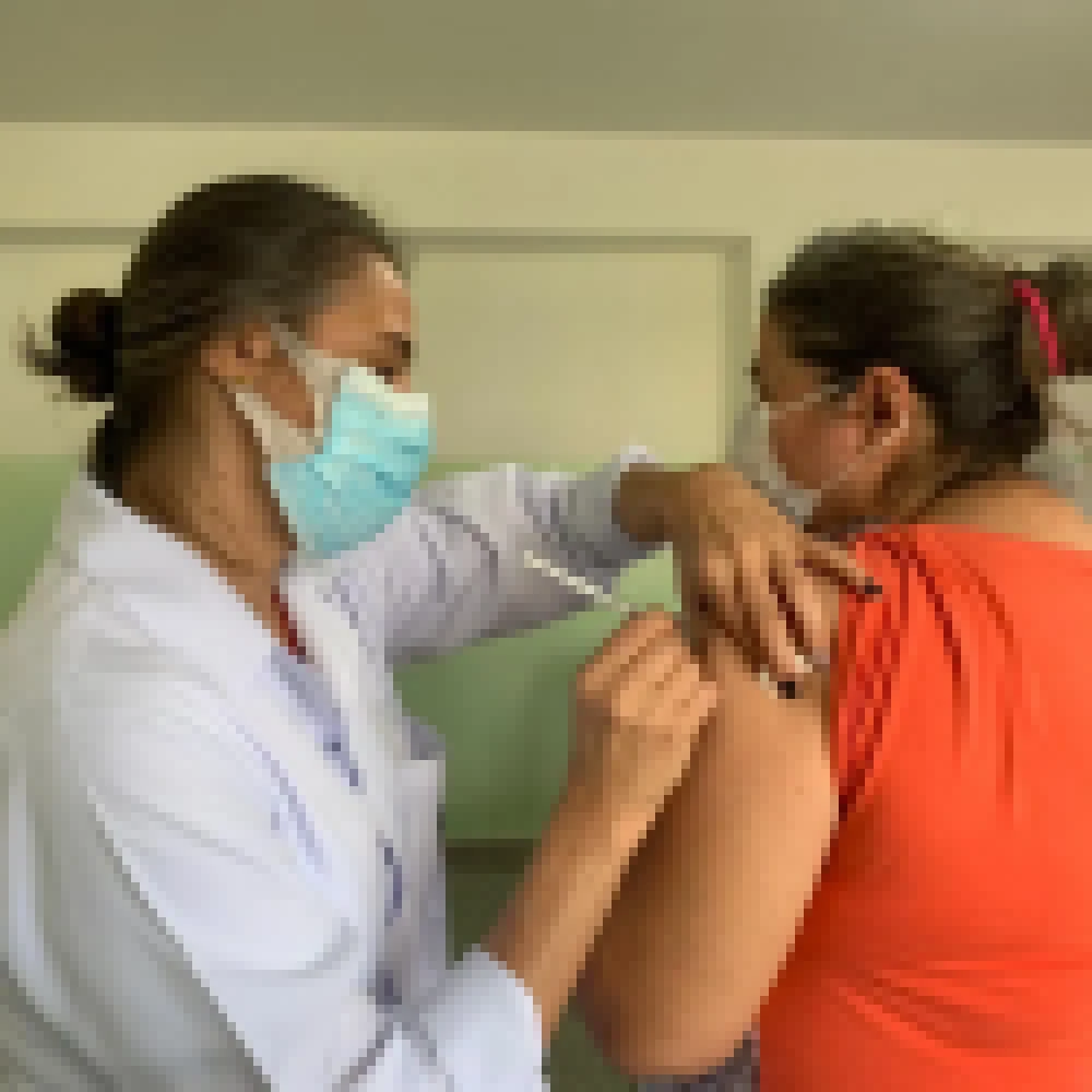 Sorocaba abre agendamento para terceira dose ou dose de reforço da vacina contra a Covid-19 em pessoas imunossuprimidas e profissionais da Saúde