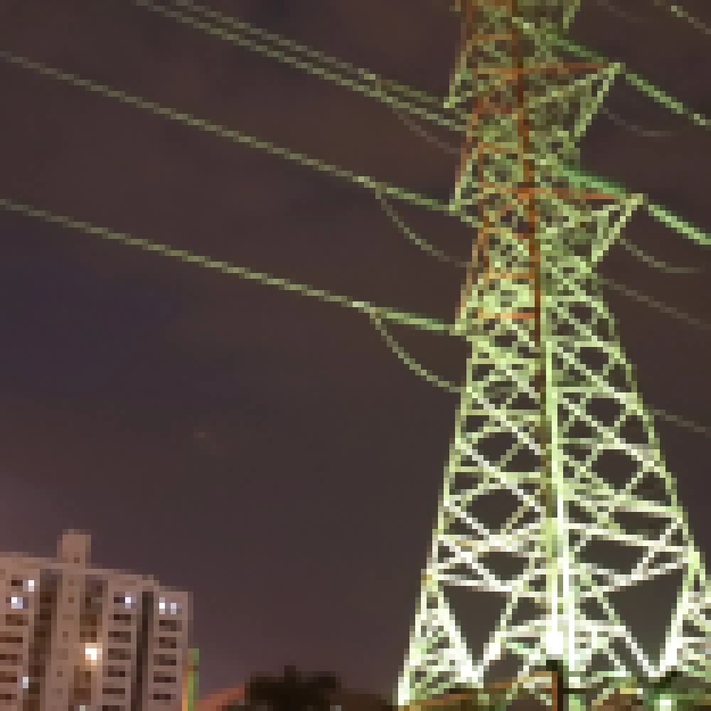 Sorocaba ganha torre de transmissão de energia iluminada para uso em campanhas de conscientização