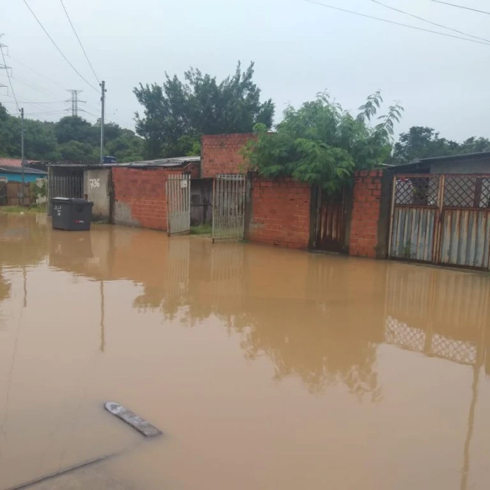 Garoa ameniza tempo seco depois de 54 dias sem chuva - 11/09/12 - SOROCABA  E REGIÃO - Jornal Cruzeiro do Sul