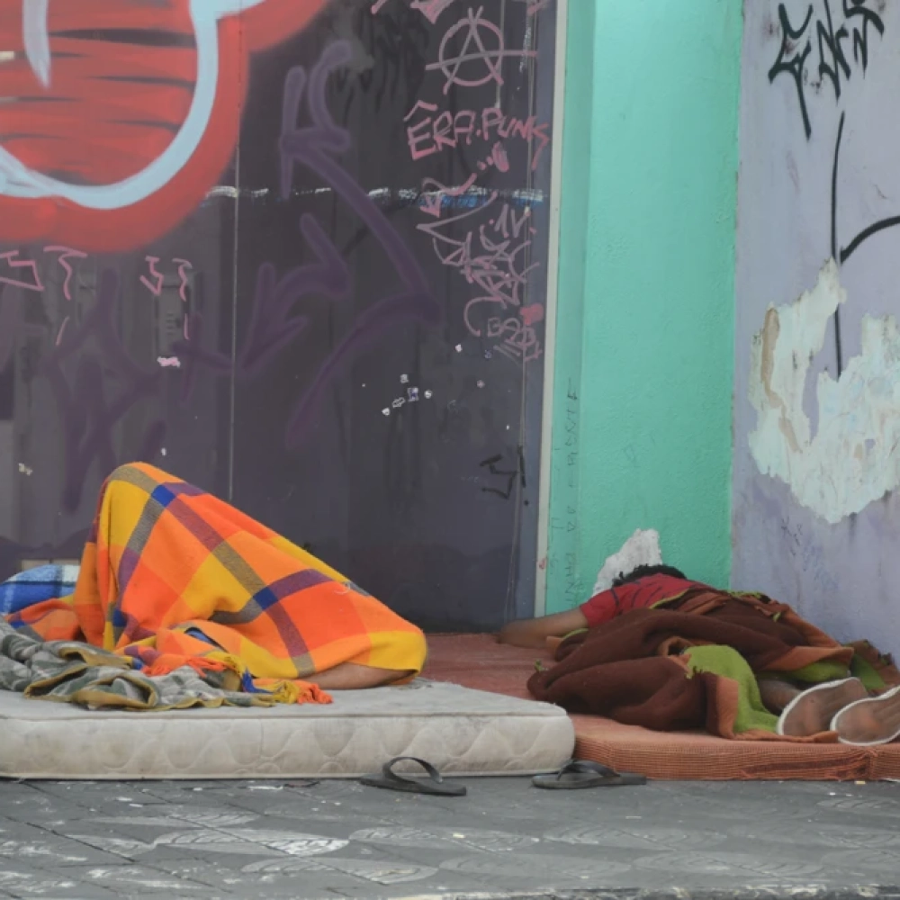 SOS atende até 80 pessoas em situação de rua nas noites de frio