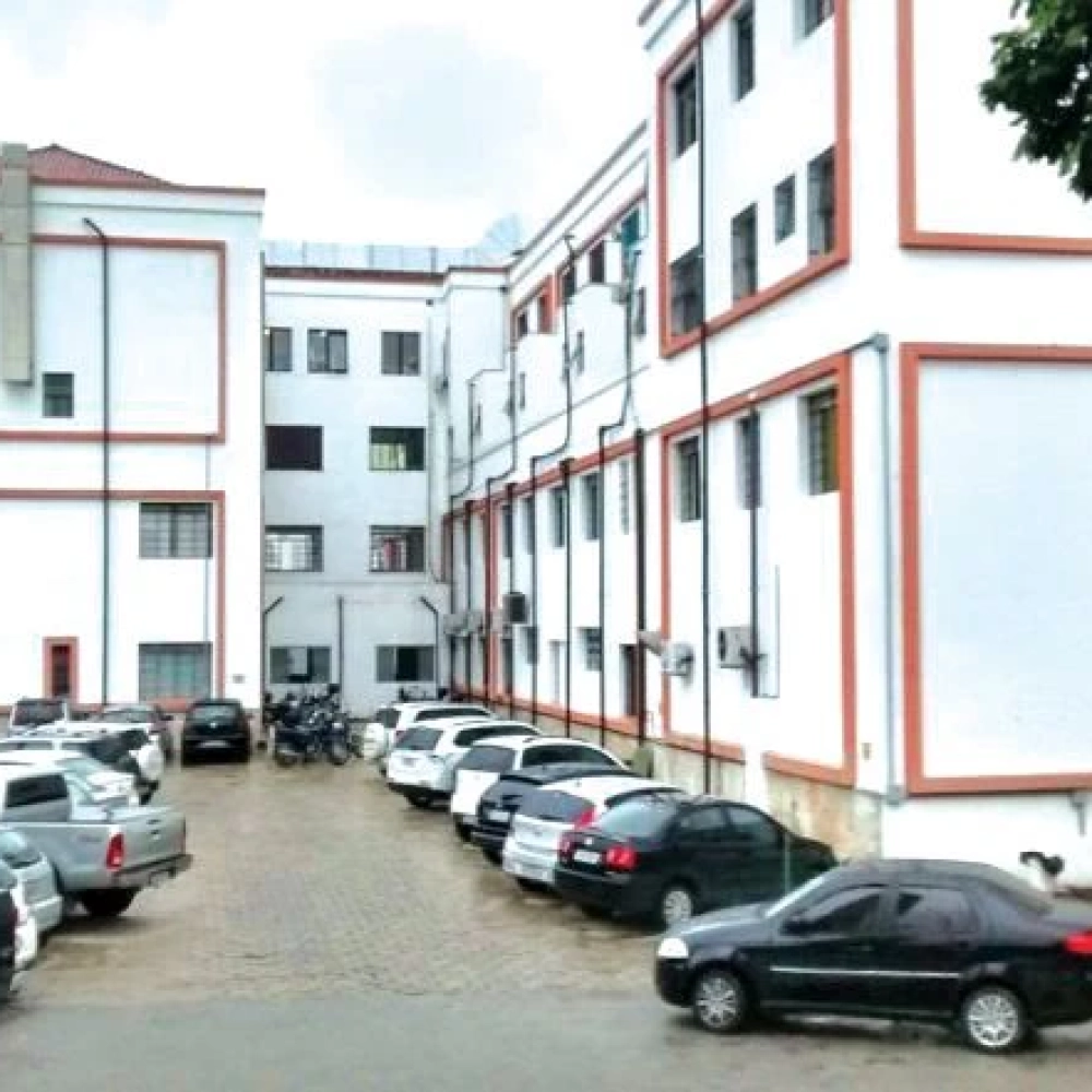 Superlotação, macas no corredor, falta de vagas na UTI e no centro cirúrgico: funcionários falam em caos no Regional