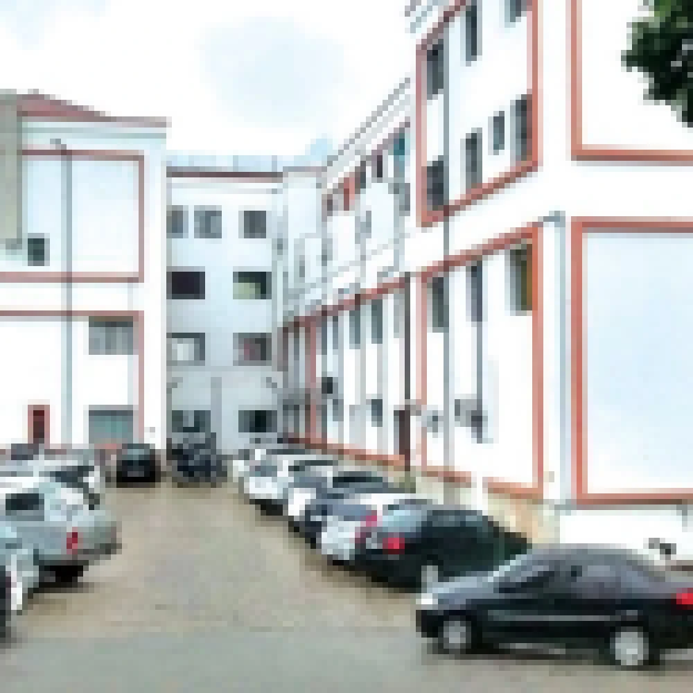 Superlotação, macas no corredor, falta de vagas na UTI e no centro cirúrgico: funcionários falam em caos no Regional