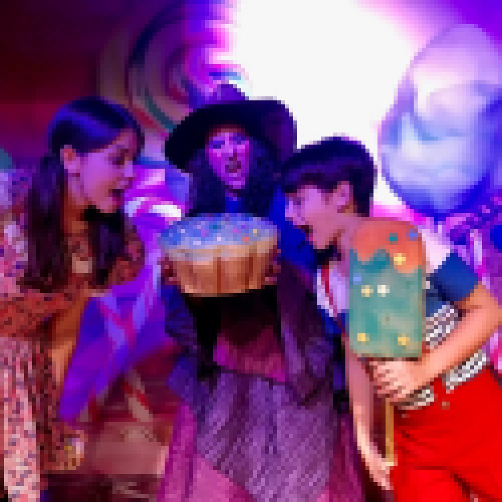 Teatro infantil recorda fábula de João e Maria no Shopping Cidade Sorocaba neste sábado