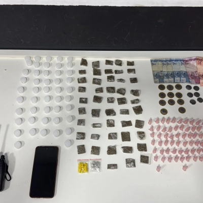 Homem é preso por tráfico de drogas após tentar fugir da PM no Júlio de Mesquita
