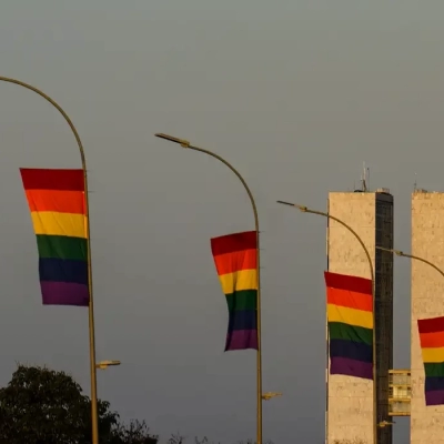 Candidaturas LGBT+ têm recorde em 2026 e se espalham por mais partidos