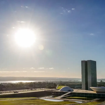 Congresso vota nesta semana fim da escala 6x1 e "taxa das blusinhas"