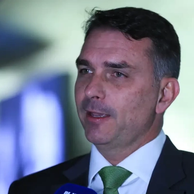 Flávio confirma encontro com Vorcaro após banqueiro ter sido preso