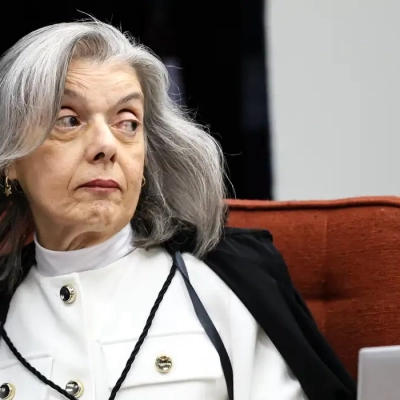 Cármen Lúcia relata ameaça de bomba em palestra a estudantes no DF