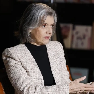 Cármen Lúcia diz que é aconselhada a deixar STF por ataques machistas