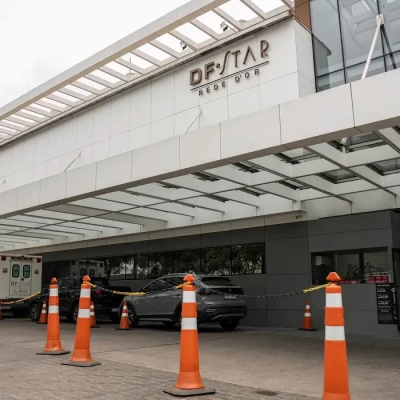 Bolsonaro passa por cirurgia após crise de soluço