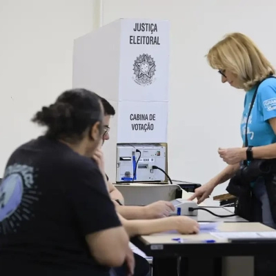 Cerca de 158,7 milhões de eleitores vão às urnas em todo o país
