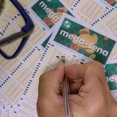 Mega-Sena acumula para R$ 230 milhões; confira os números sorteados