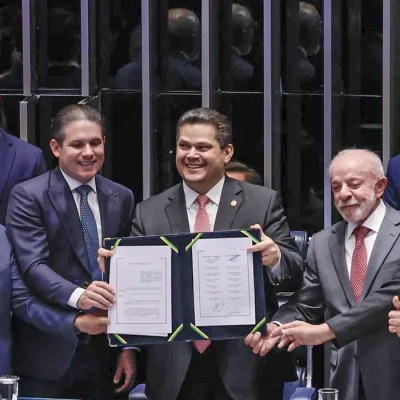 Congresso promulga emenda do fim da 6x1; escala 5x2 começa em 60 dias