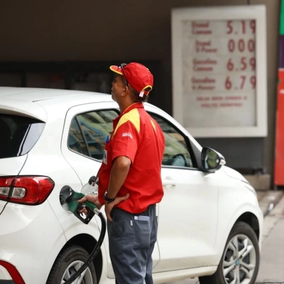 Aumento de etanol na gasolina divide opiniões sobre impacto em carros