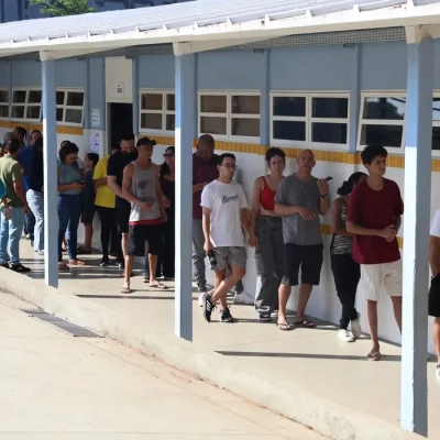 Zanin manda ampliar horário de votação até as 19h em todo o país