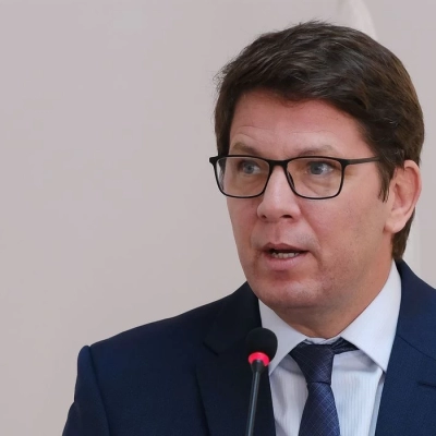 Dino aponta indícios de liderança de Mário Frias em desvio de emendas