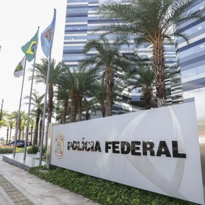 PF envia a Gilmar e Zanin íntegra de material do celular de Vorcaro