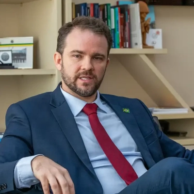 Governo avalia uso do FGTS para quitar dívidas, diz Durigan