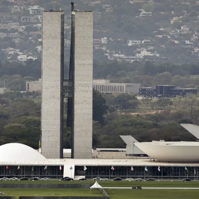 Lula sanciona, com vetos, reajuste salarial para cargos do Legislativo