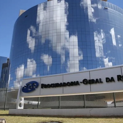 Moraes pede parecer da PGR sobre prisão domiciliar para Bolsonaro