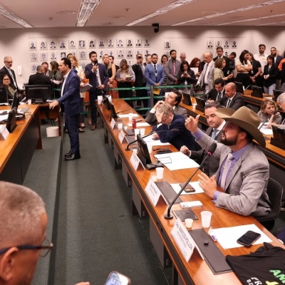 Conselho de Ética suspende três deputados por motim na Câmara